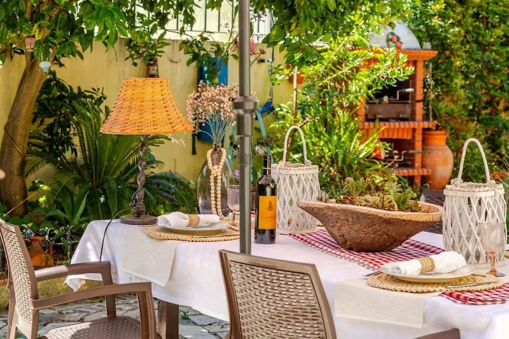 Studio & Garden Lisbon Apartment